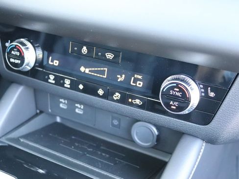 New 2026 Mitsubishi Outlander AWD image 12