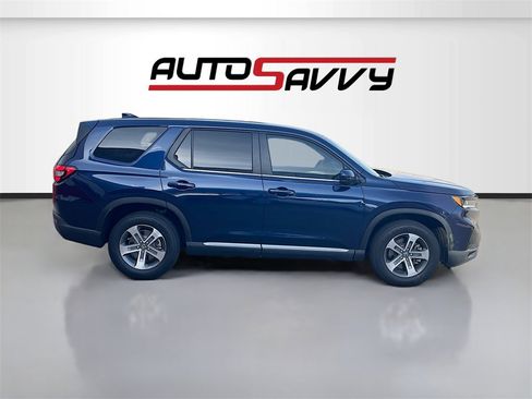 Used 2025 Honda Pilot EX-L image 8