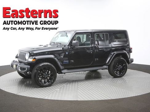 Used 2025 Jeep Wrangler Unlimited Sahara AWD/4WD image 53