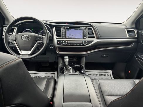 Used 2017 Toyota Highlander Limited Platinum image 10