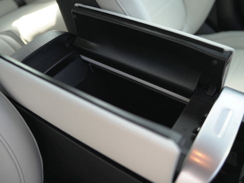 New 2025 Mercedes-Benz C 300 4MATIC Sedan image 35