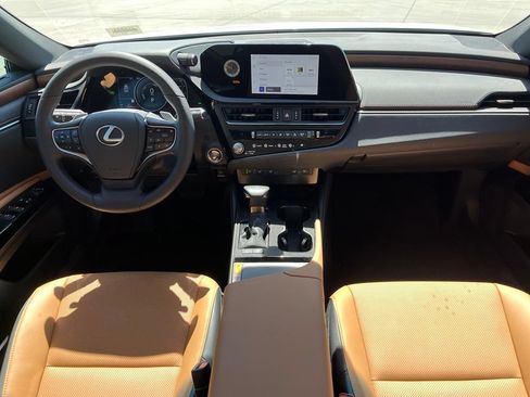 Used 2025 Lexus ES 300h w/ Premium Package FWD image 13