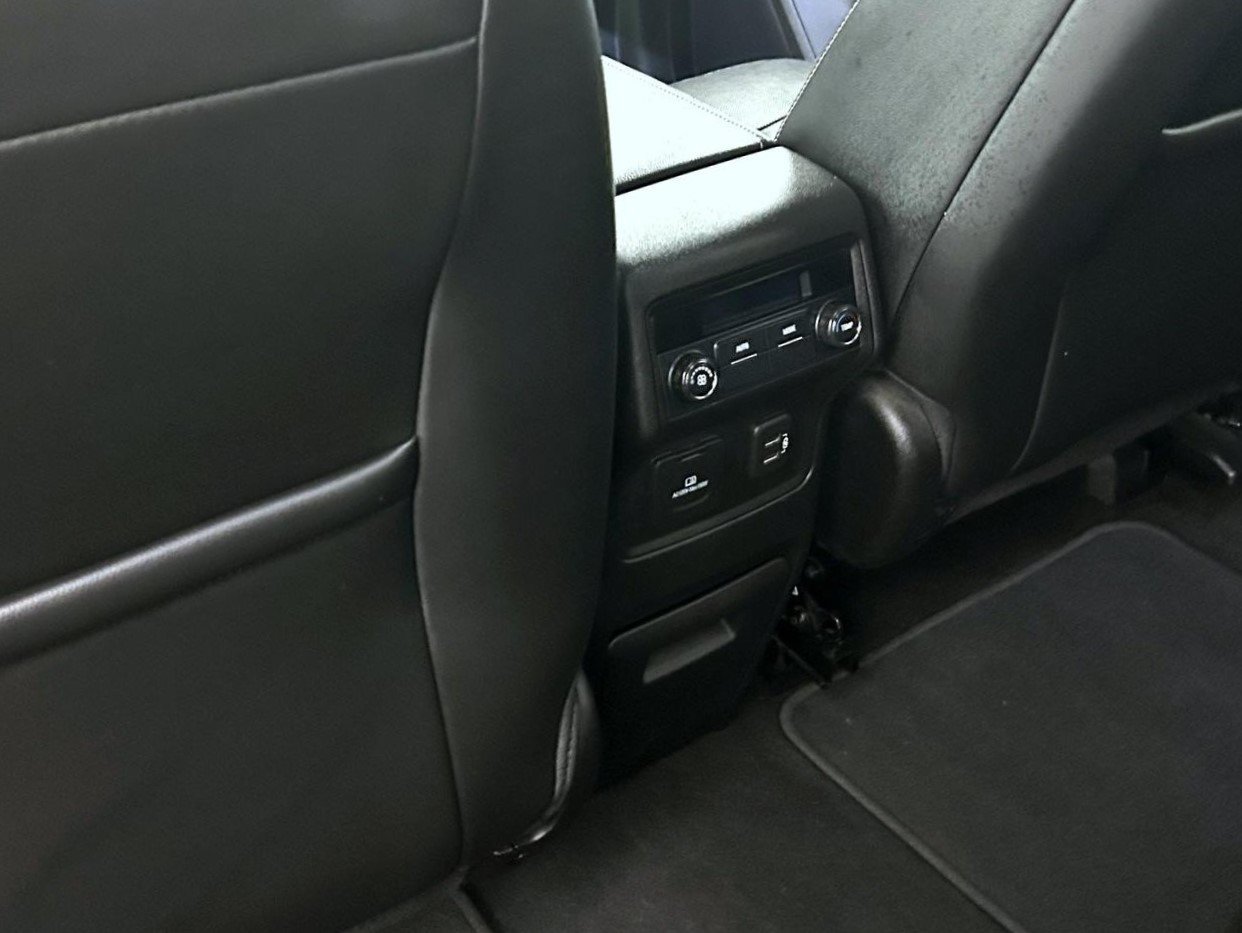 Used 2018 GMC Acadia SLT AWD/4WD image 23