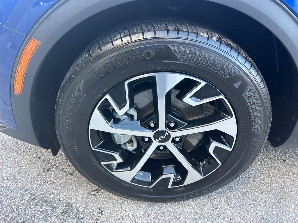 Used 2025 Kia Sportage EX FWD image 19