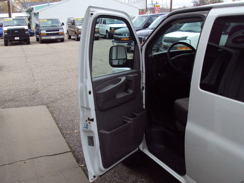 Used 2014 Chevrolet Express 1500 LT w/ LT Preferred Equipment Group image 17