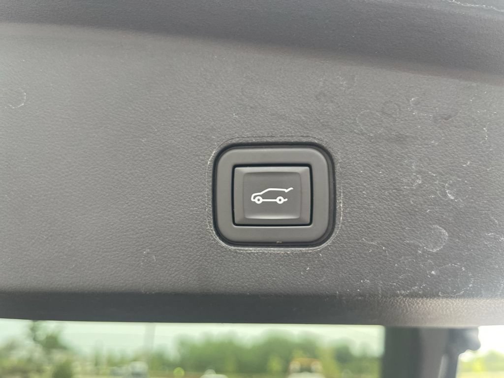 Certified 2024 Cadillac Lyriq Luxury AWD/4WD image 17