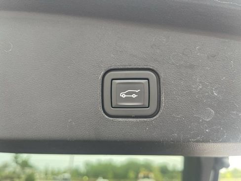 Certified 2024 Cadillac Lyriq Luxury AWD/4WD image 17