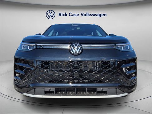 New 2026 Volkswagen Tiguan SEL R-Line image 3
