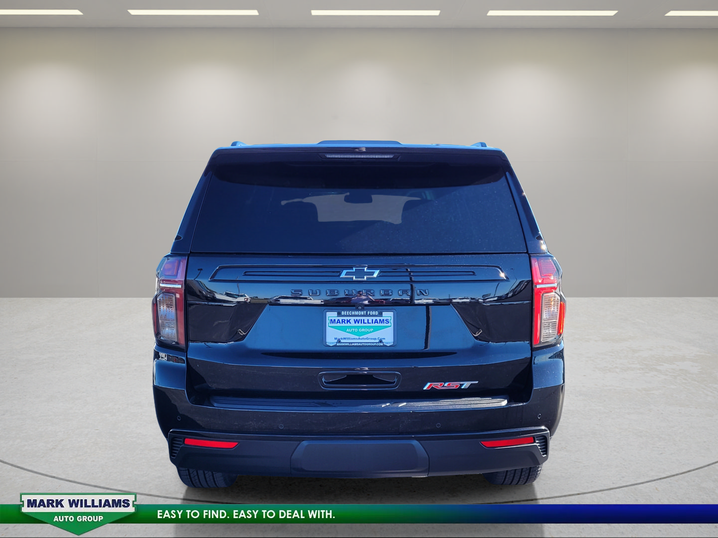 Used 2023 Chevrolet Suburban RST w/ Max Trailering Package AWD/4WD image 5