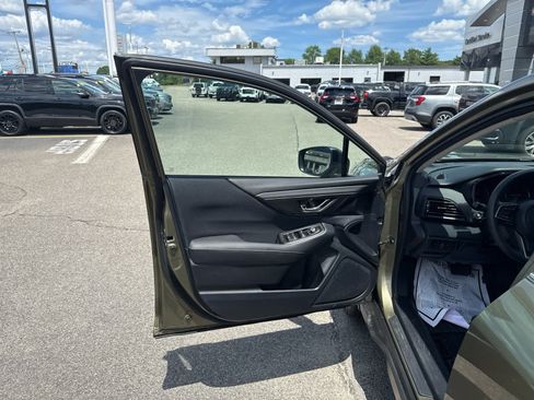 Used 2024 Subaru Outback Premium AWD/4WD image 12