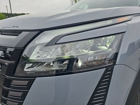 New 2026 Nissan Pathfinder Platinum FWD image 36