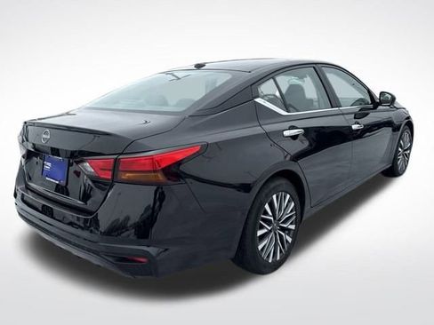 Used 2025 Nissan Altima 2.5 SV image 6