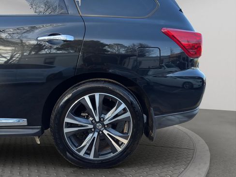 Used 2019 Nissan Pathfinder Platinum FWD image 25