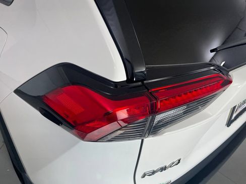 Used 2022 Toyota RAV4 LE AWD/4WD image 42
