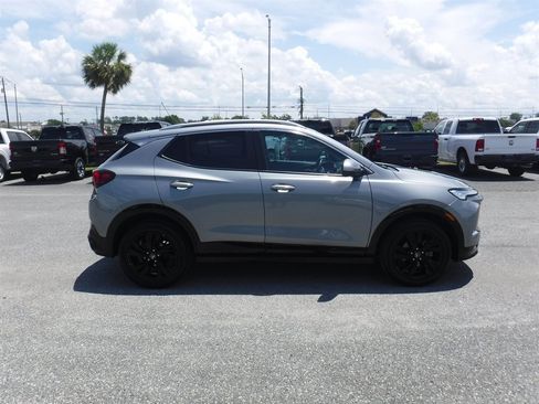 Used 2024 Buick Encore GX Sport Touring AWD/4WD image 3