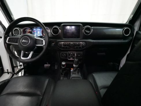 Used 2019 Jeep Wrangler Unlimited Sahara AWD/4WD image 5