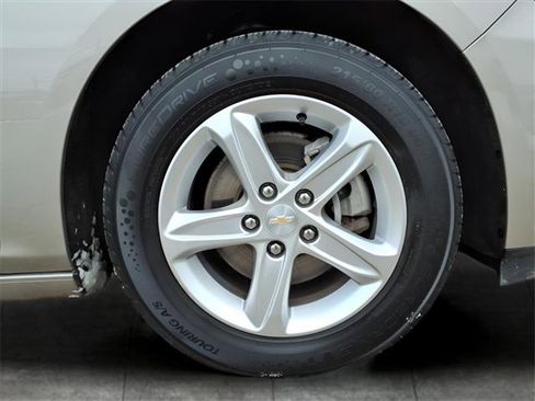 Used 2023 Chevrolet Malibu LS image 9