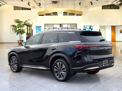 Used 2026 INFINITI QX60 Luxe w/ Cargo Package FWD image 7