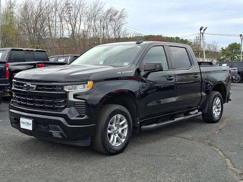 Used 2023 Chevrolet Silverado 1500 RST w/ Convenience Package II image 2
