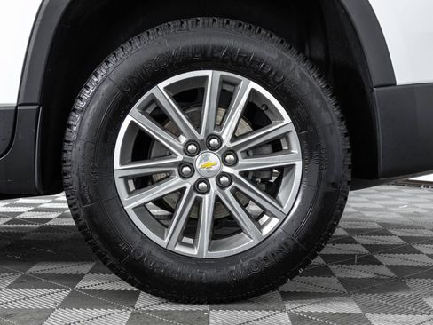 Used 2023 Chevrolet Traverse LT AWD/4WD image 46