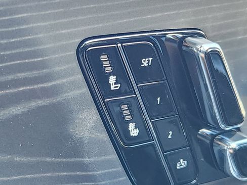 New 2025 Cadillac Lyriq Luxury image 28