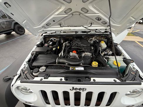 Used 2015 Jeep Wrangler Unlimited Sport image 41