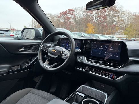 Used 2025 Chevrolet Equinox LT image 33