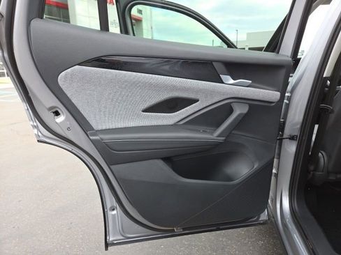 Used 2025 Volkswagen Tiguan S image 12