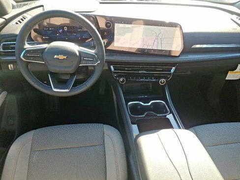 New 2026 Chevrolet Traverse LT image 12