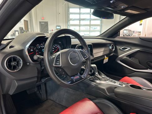 Used 2018 Chevrolet Camaro SS RWD image 7