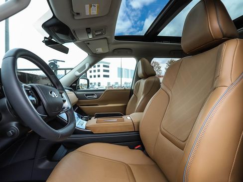 Used 2025 INFINITI QX80 Luxe AWD/4WD image 18