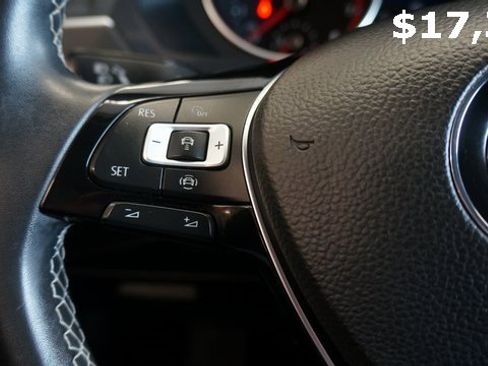 Certified 2021 Volkswagen Tiguan SE image 23