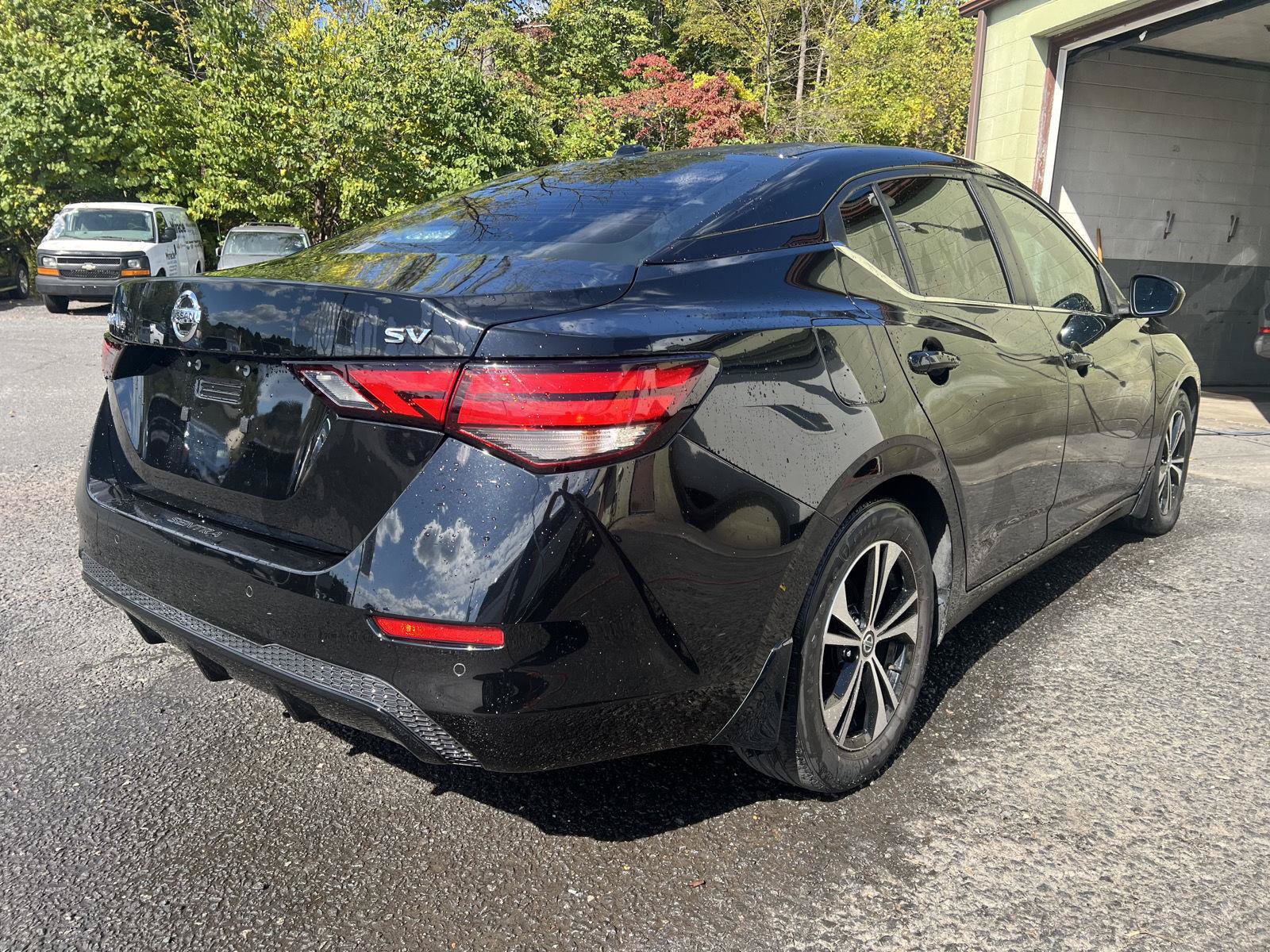 Used 2022 Nissan Sentra SV w/ All-Weather Package FWD image 3