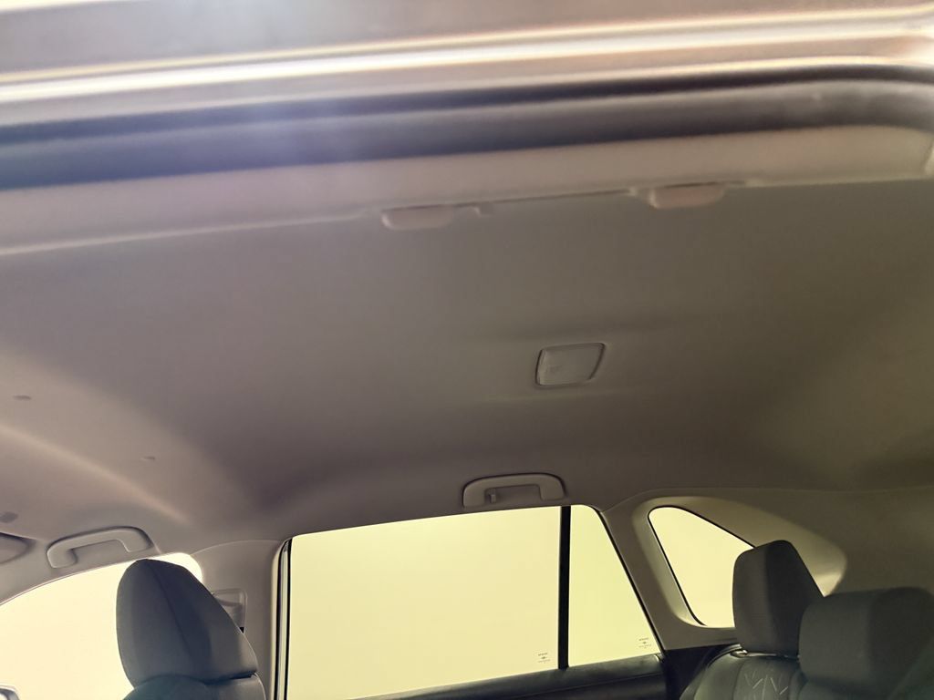 Used 2025 Toyota RAV4 XLE AWD/4WD image 50