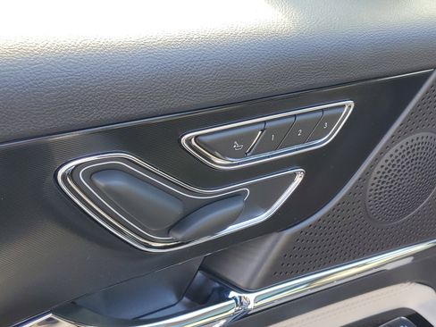 New 2026 Lincoln Corsair Reserve image 9