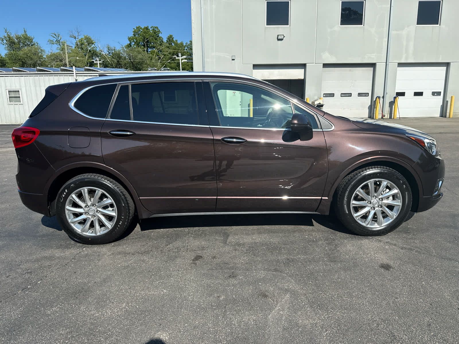 Used 2020 Buick Envision Essence FWD image 2