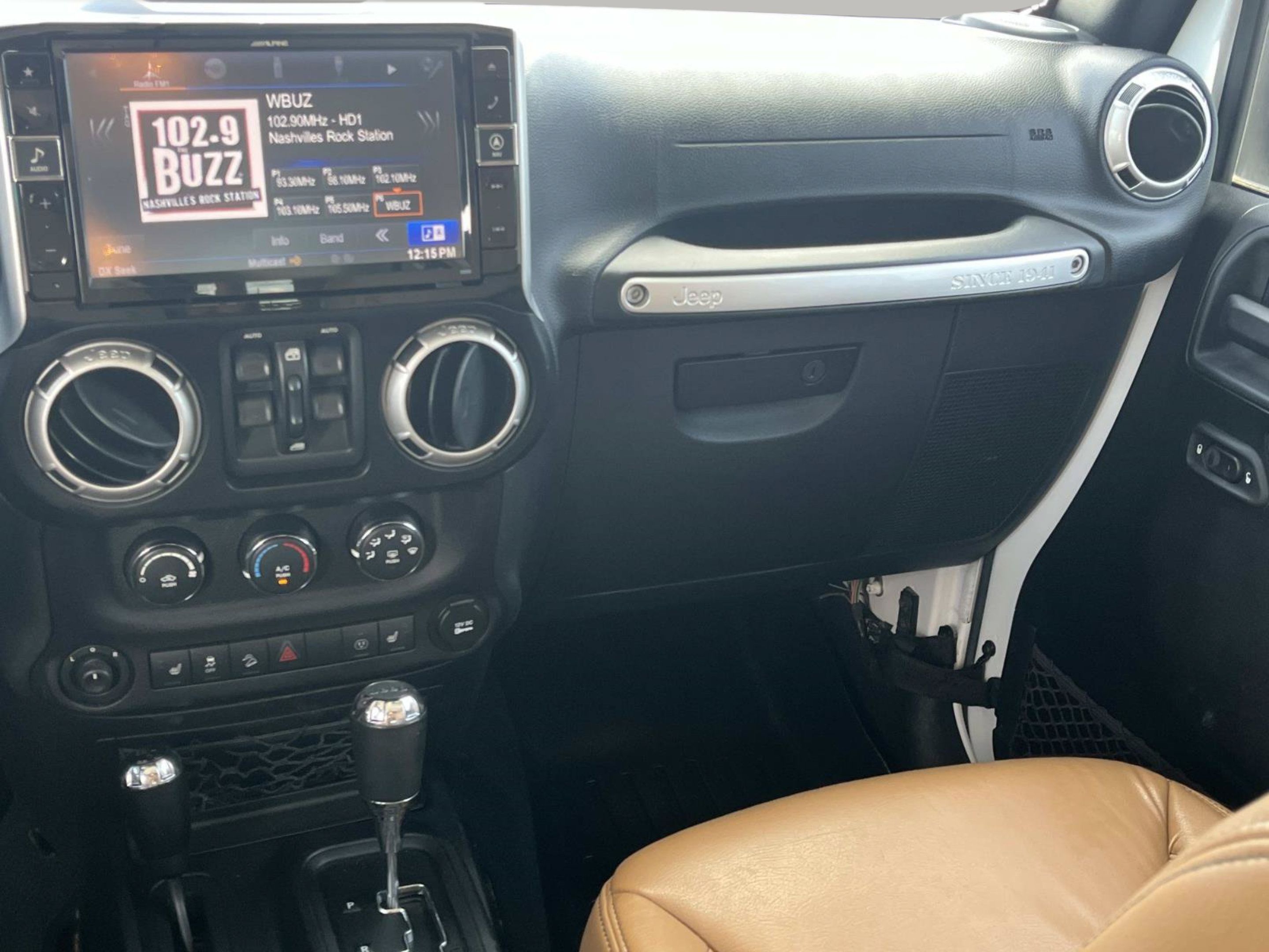 Used 2017 Jeep Wrangler Unlimited Rubicon AWD/4WD image 10