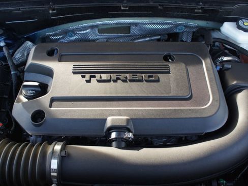 Used 2023 Buick Envision Avenir image 30