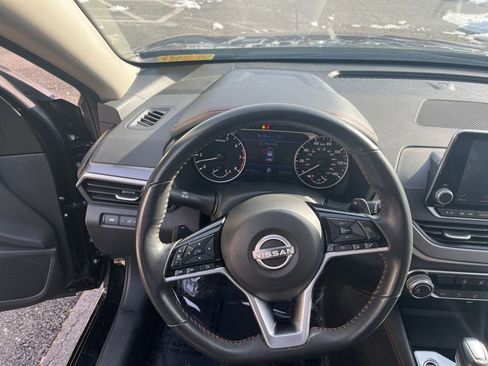 Used 2025 Nissan Altima 2.5 SR image 29