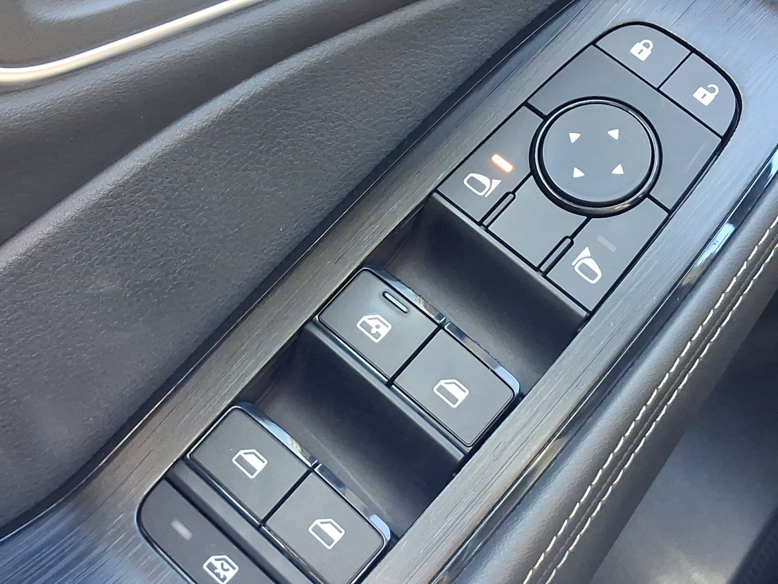 Used 2021 Nissan Rogue SV w/ Premium Package AWD/4WD image 13
