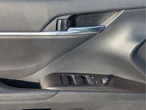 Used 2023 Toyota Camry SE image 13