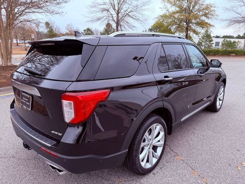 Used 2022 Ford Explorer Platinum w/ Equipment Group 601A image 17