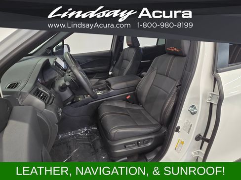 Used 2025 Honda Passport TrailSport image 12
