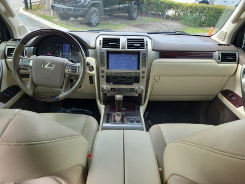 Used 2019 Lexus GX 460 Premium w/ Premium Package image 14