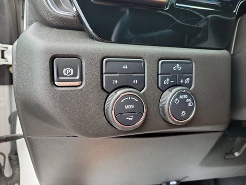 Used 2024 Chevrolet Silverado 2500 LT AWD/4WD image 13