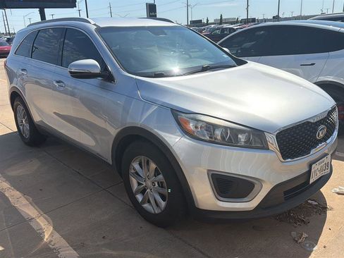 Used 2016 Kia Sorento LX w/ LX Convenience Package AWD/4WD image 1