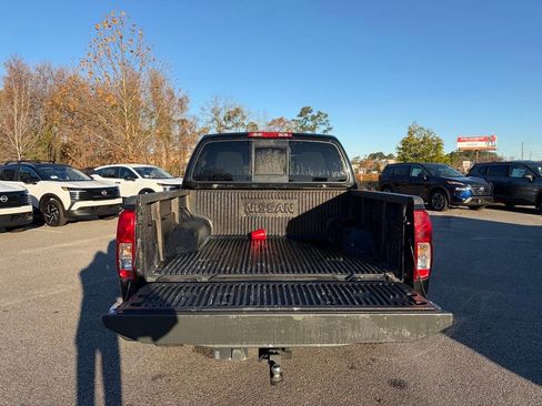 Used 2019 Nissan Frontier SV image 5