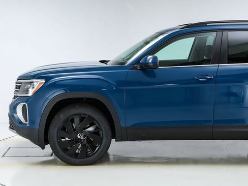 New 2026 Volkswagen Atlas SE image 3