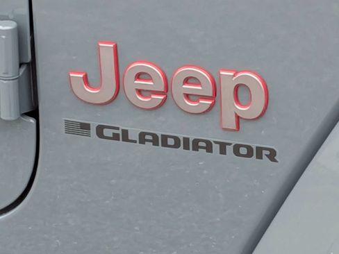 Used 2026 Jeep Gladiator Rubicon AWD/4WD image 13