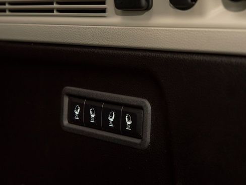 Used 2024 Jeep Wagoneer L Series II image 18